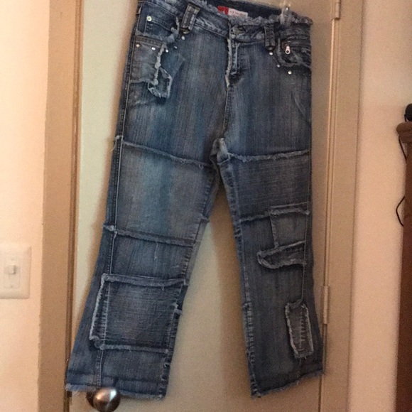 CJ Jeans Capris - Picture 2 of 8